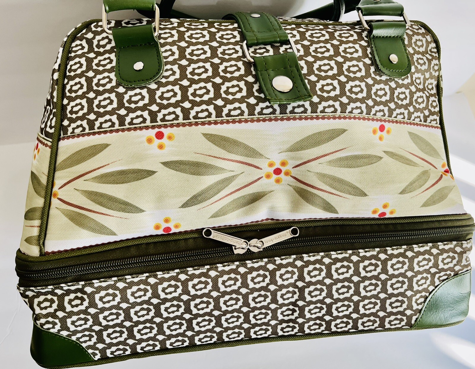 Temptations Old world insulated hot/cold travel kitchen tote