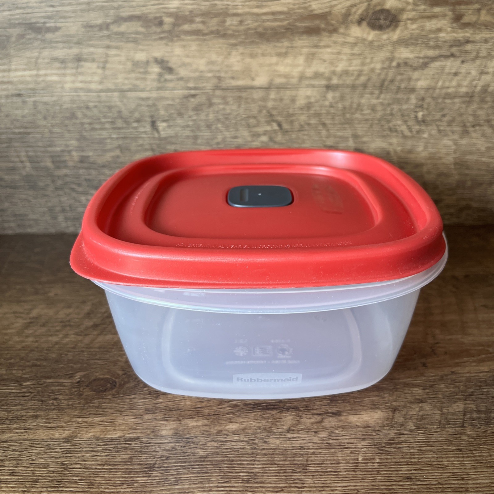 Rubbermaid 5 Cup Container 7J62 With Easy Find Red Snap Vented Lid BPA Free NICE