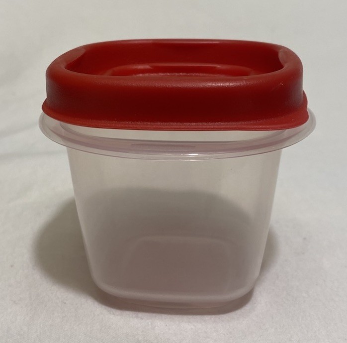 Rubbermaid Storage Container Square 4 oz Easy Find Red Lids-Clear #7J53 37 USA