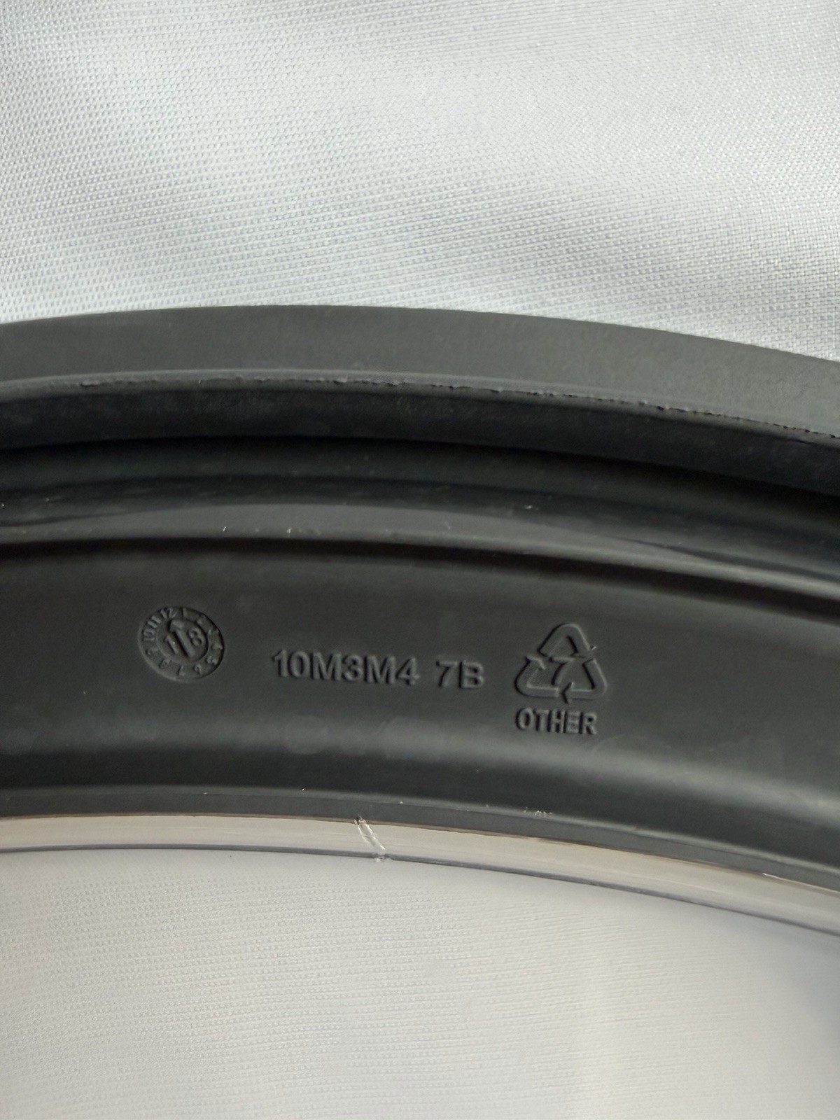 Rubbermaid 7” Premier Replacement Lids 10M3M4 Gray w/ Clear Window Lot of 3