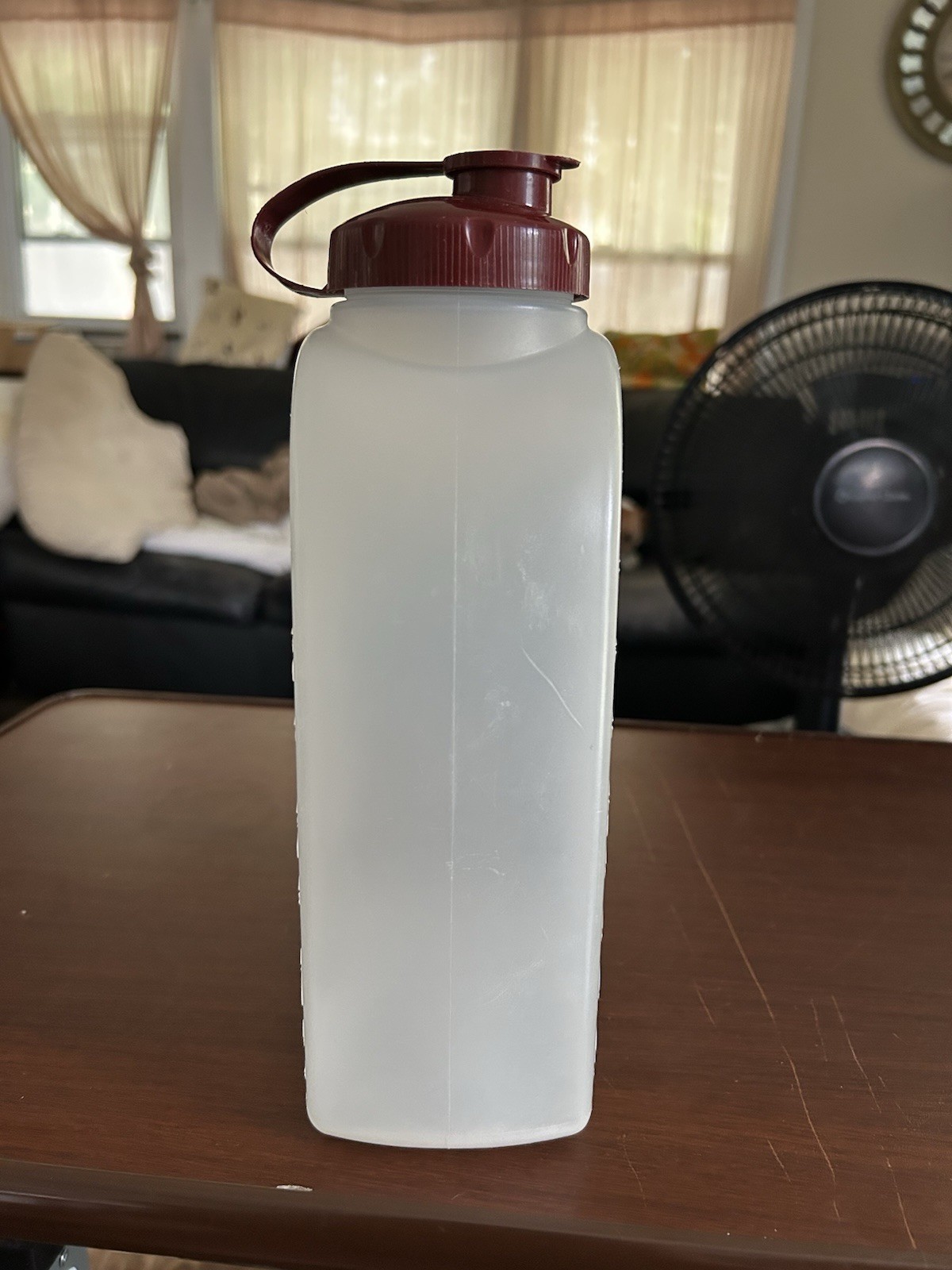 Rubbermaid 2 Quart Container With Small Pour Spout, and Large Mouth Screw Top