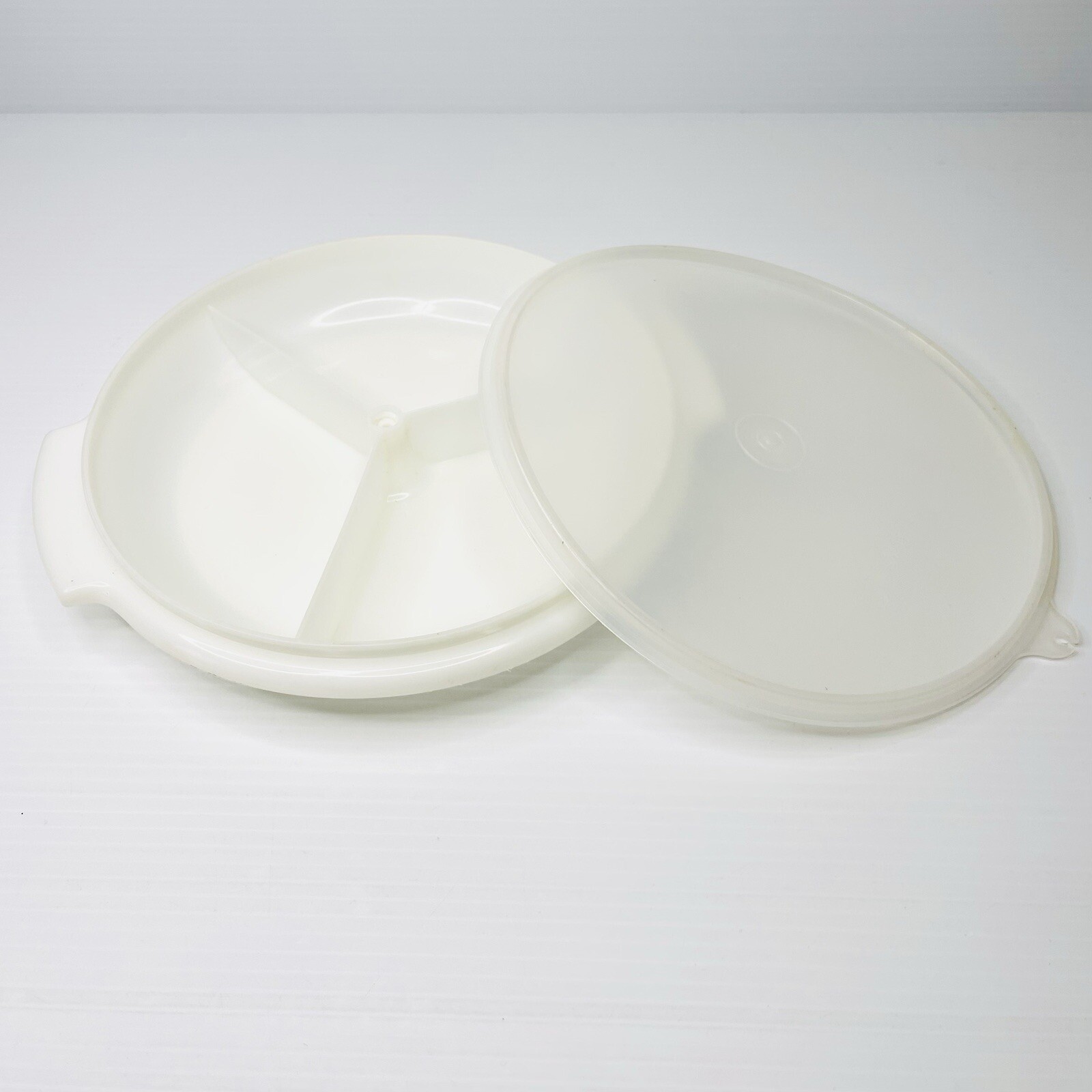 Vintage Retro Tupperware White Suzette Divided Serving Dish with Clear Seal Lid