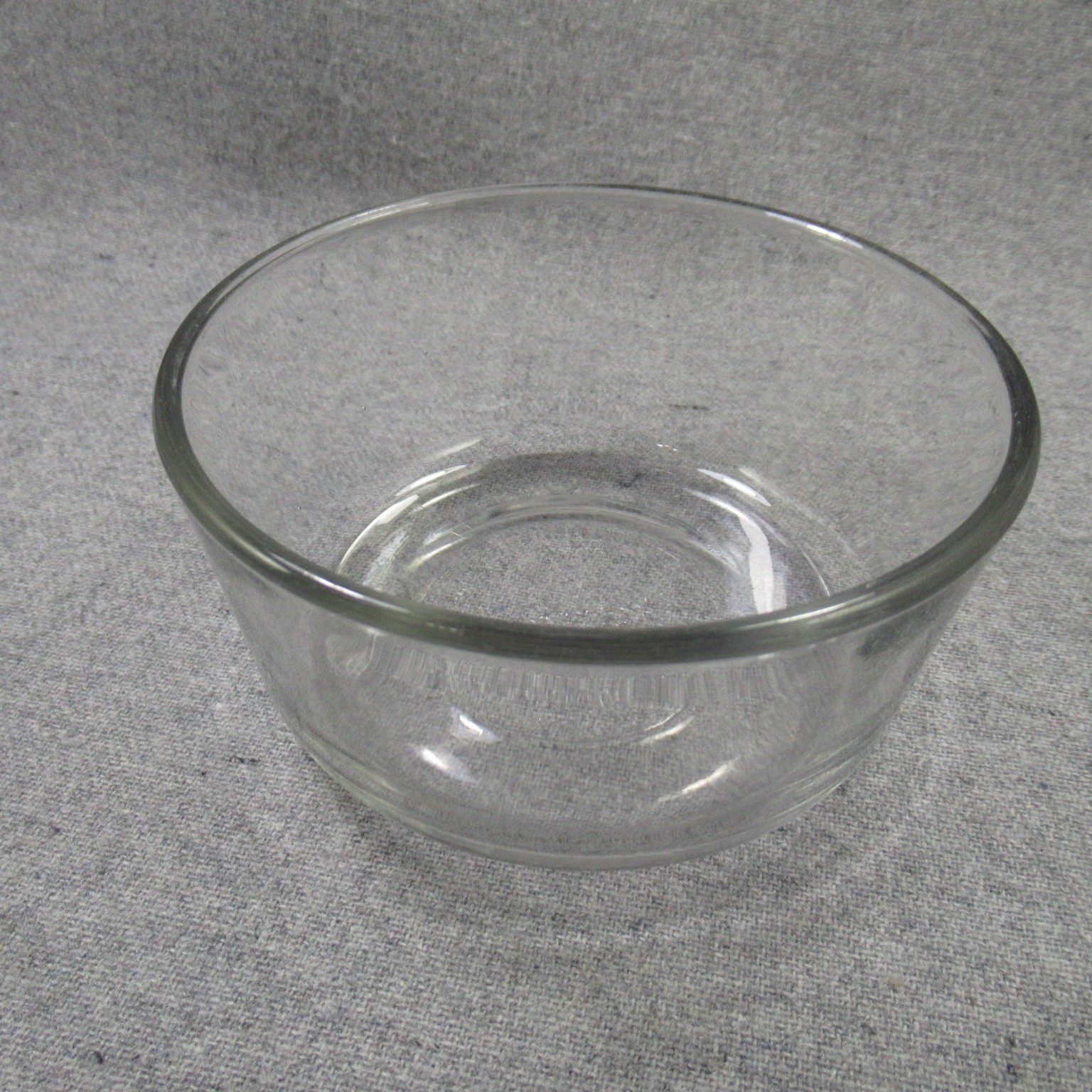 Pyrex 7200 Glass Bowls Vented Blue Lids 2 Cup Storage Lot of 2