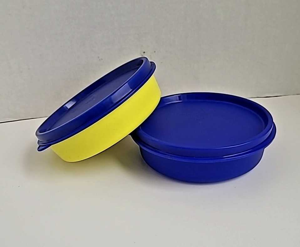 2 Tupperware Bowls Little Wonders 6 oz. Snack Cups Set Yellow and Blue