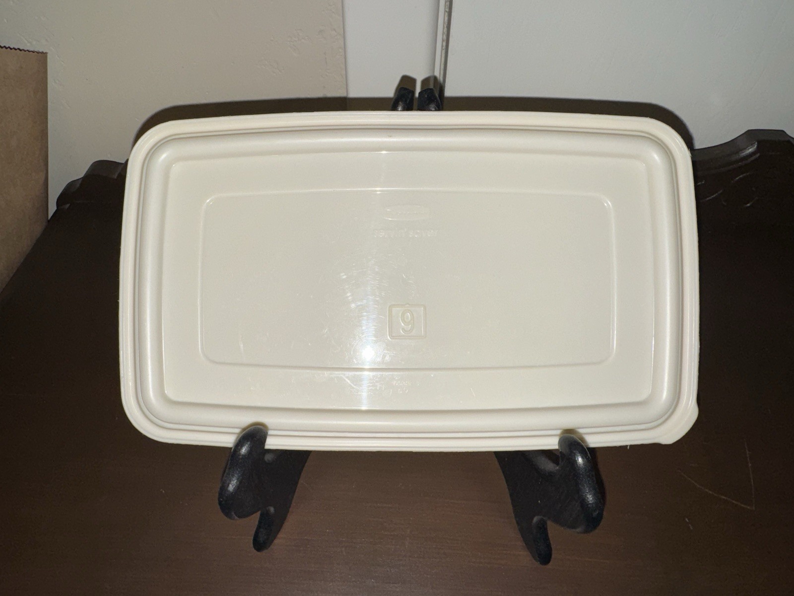 Rubbermaid Servin Saver & Easy To Find Lid #9 Almond Approx 6”x10.5”, See Pics