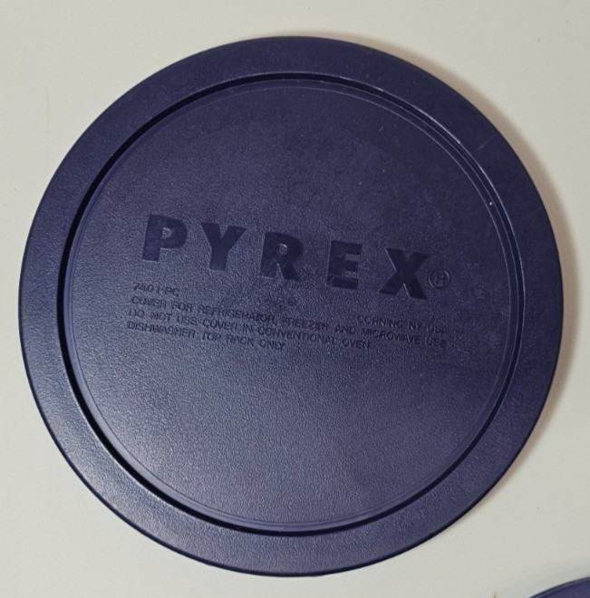 Pyrex Plastic Replacement Dark Blue Lids 7201, 7401, 7200, 7202 Lot of 5