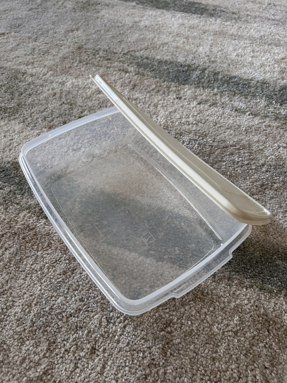 Rubbermaid Servin’ Saver #7 17 Cup Storage Container Rectangle 0006 USA with lid