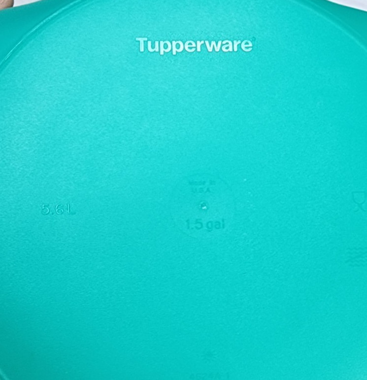 Tupperware 5.6L/1.5 gal Chip N Dip Bowl Set Turquoise 6pc Bowl Set EUC!