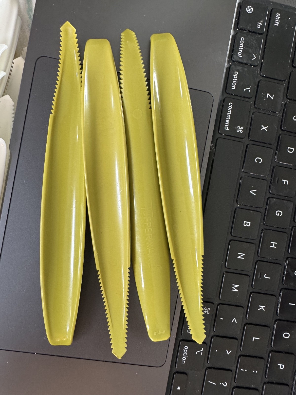 4 x Tupperware Lettuce Grapefruit Corers Citrus Core Cutters Serrated Olive New