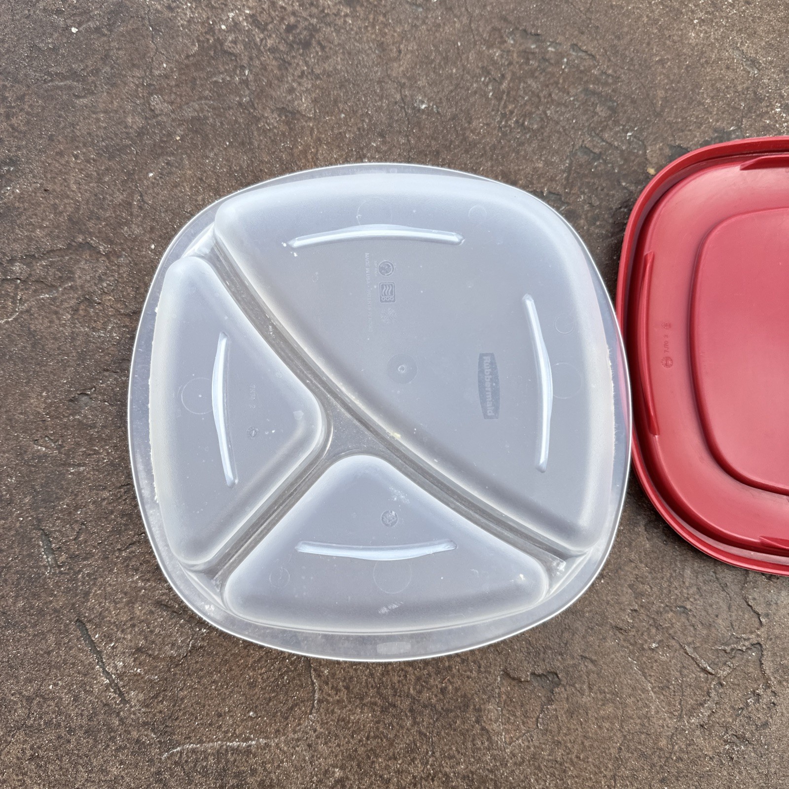 Rubbermaid Divided 3 Compartment Container Plate #7K74 & Lid #7J70 Meal Prep