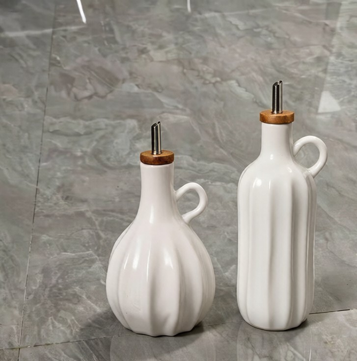 2pc 15.5 fl oz and 12.5 fl oz Stoneware Oil and Vinegar Set Sour Cream