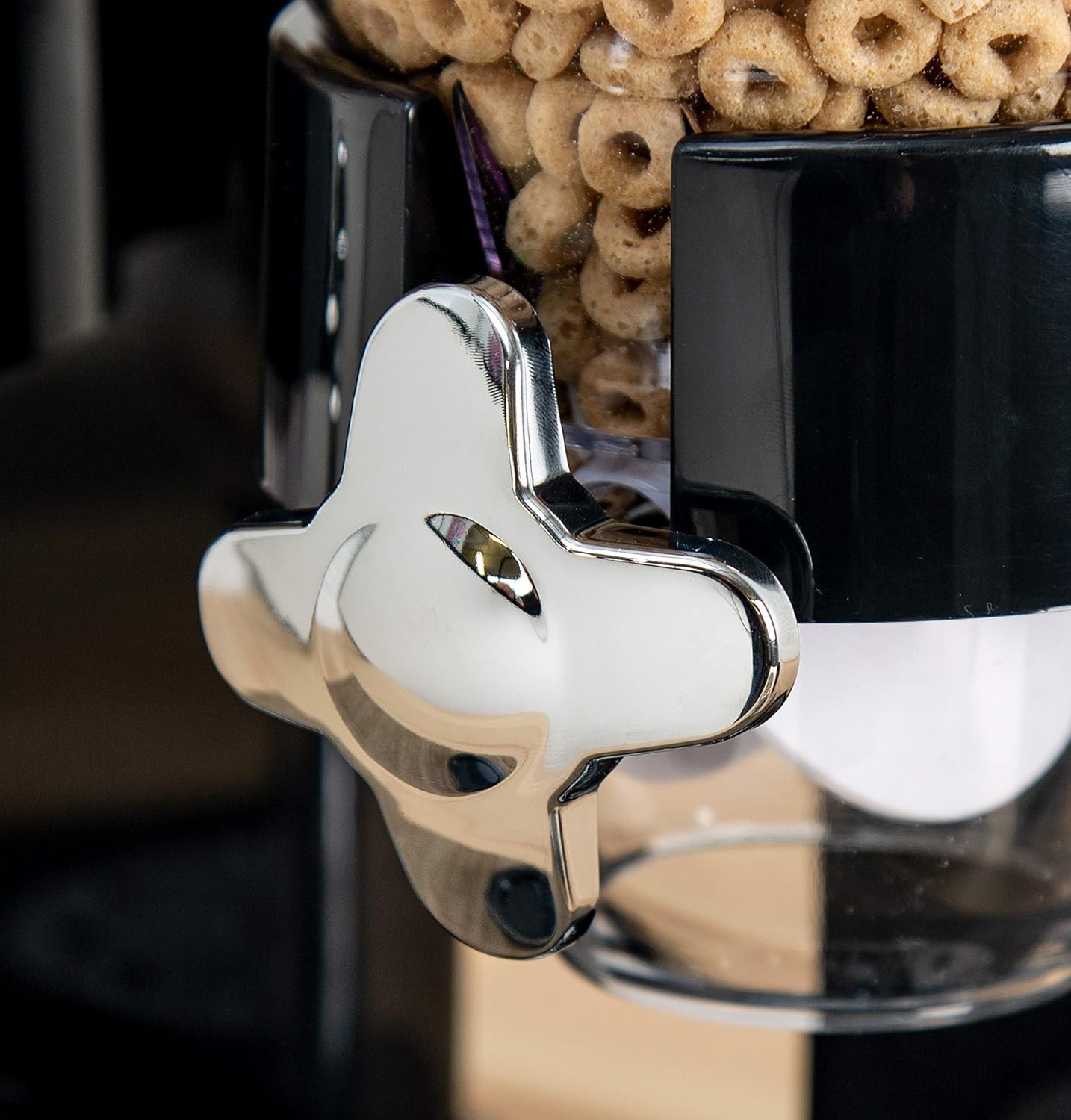 Airtight Snack Dispenser with 35 oz Total Capacity – Perfect for Cereal & Nuts
