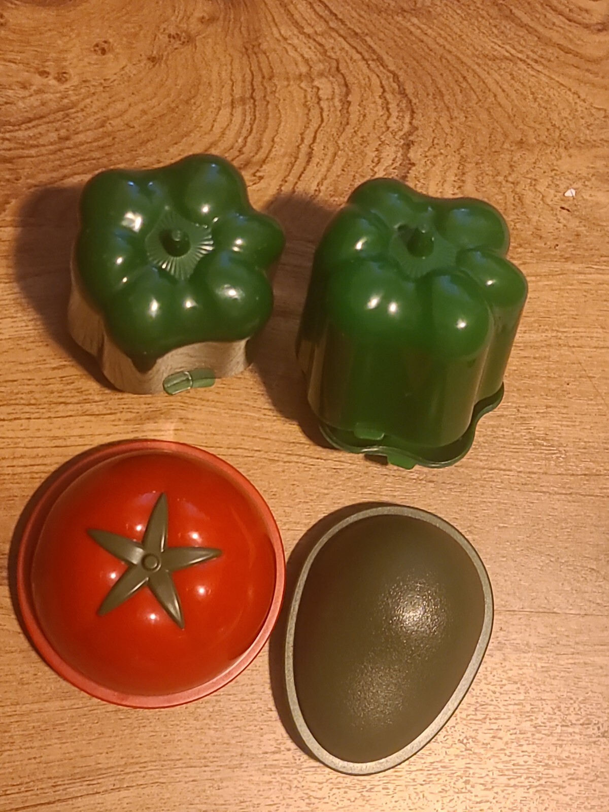 2-GREEN pepper, tomato,Avocado Storage Keeper Holder for Fridge, set BPA Free