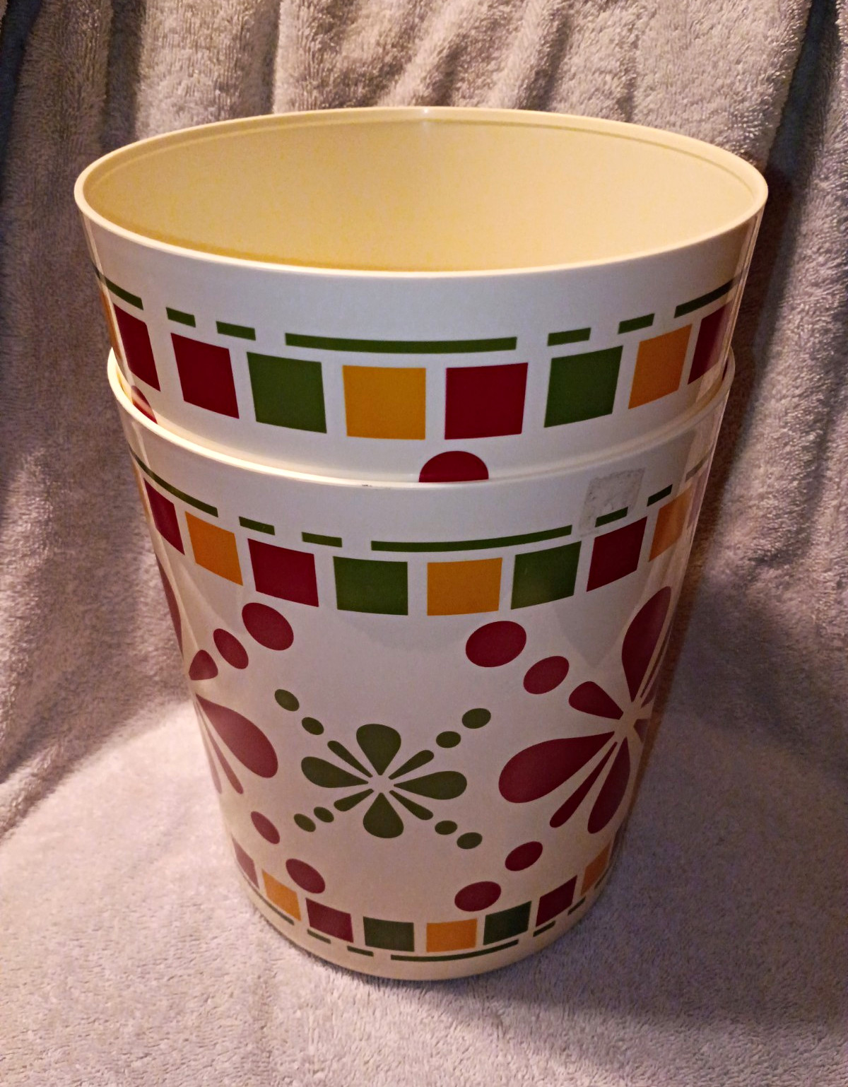 Tupperware One Touch Canisters 5624 Happy Hacienda Lot Of 5 Read Description