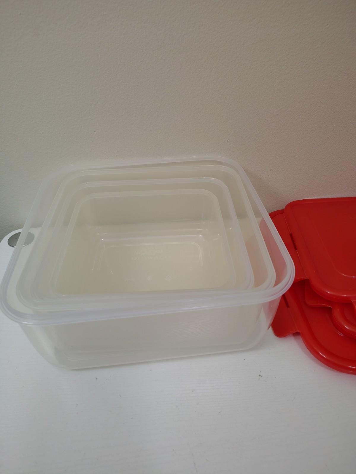 4 Lock & Lock Square Storage Nesting Containers red lids