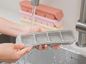 Silicone Ice Cube Freezer Tray with Lid, 100% Food-Grade Platinum Silicone,Leak