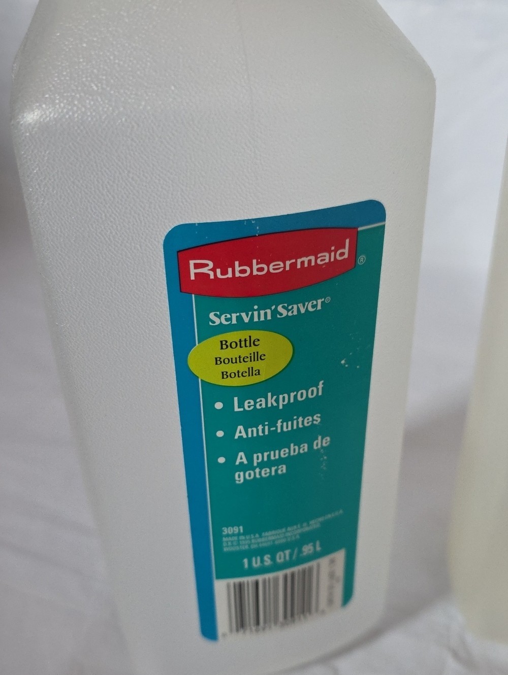 Rubbermaid Lot of 2 VTG Servin’ Saver Leakproof Bottles Flip Top 1 QT/32 oz 2467