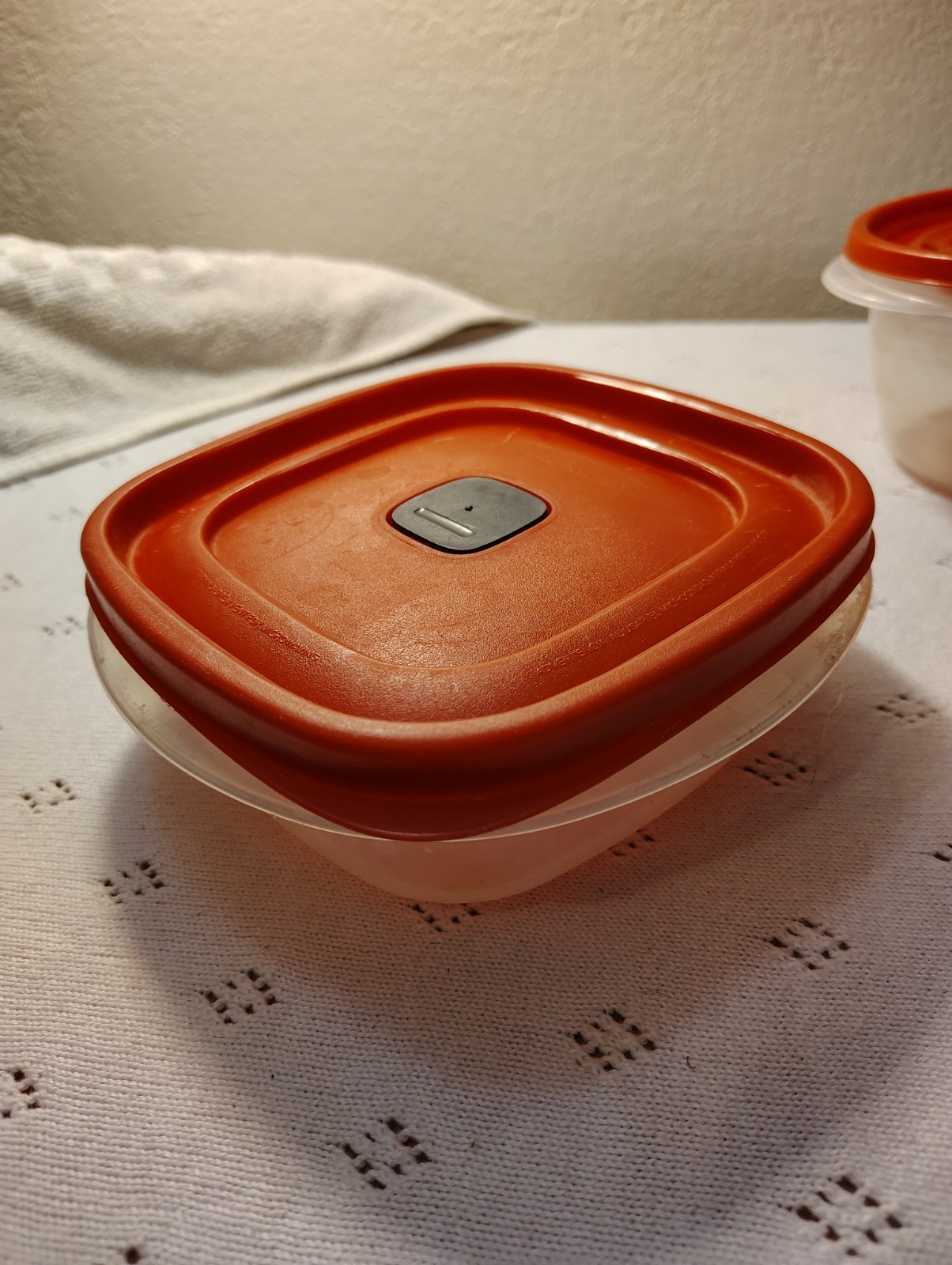 Lot of 3 Rubbermaid Dark Red Storage Containers & Lids 3 cup 3.2 cup 1.25 cup