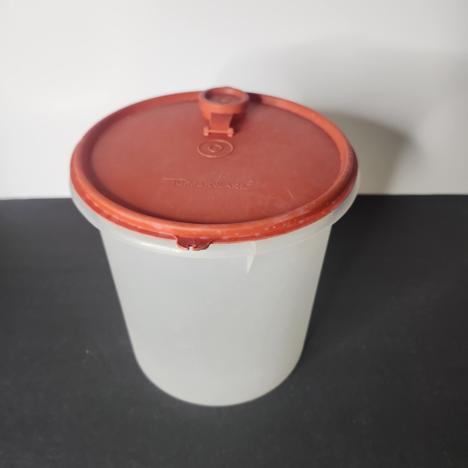 Vtg Tupperware Flip Top Pitcher Container