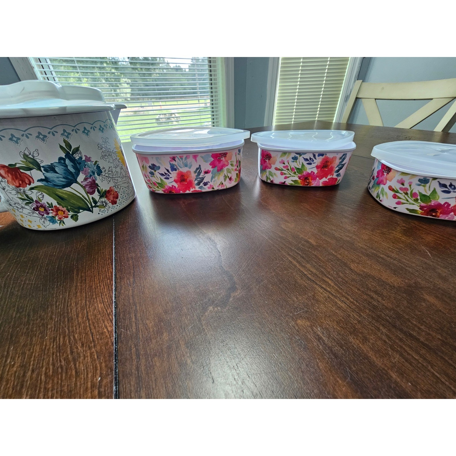The Pioneer Woman Blooming Bouquet 6 Cup Measuring Cup & 3 Food Storage Set