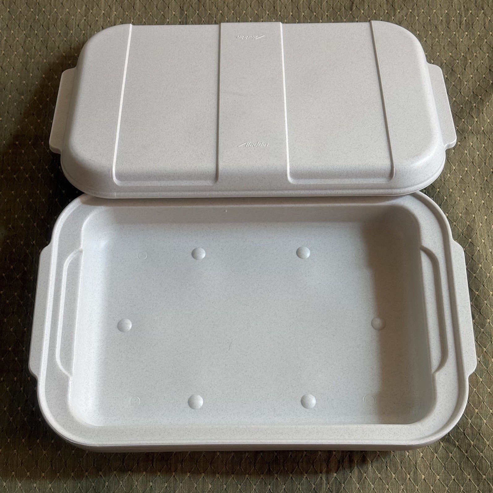 Insulated Casserole Carrier for 9″x13″ Dish Aladdin Tempreserve #ICC100 White