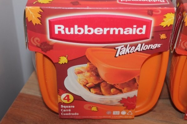 VTG 2 sets NEW Rubbermaid Take Alongs 4 square containers w EZ open Orange lids