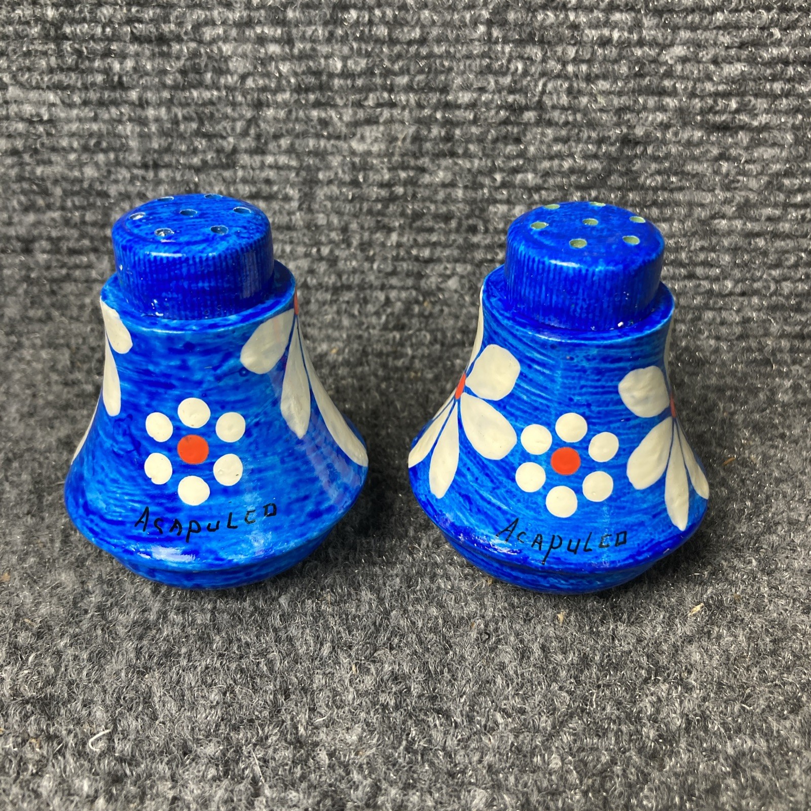 Vintage 2 1/2″ Hand Painted Blue White Flowers Acapulco Salt & Pepper Shakers
