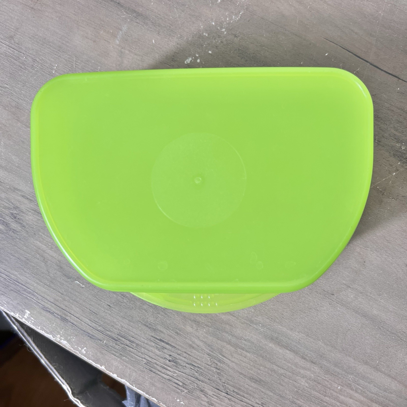 Lime Green Food Storage Container w/ Lid Lunchbox Snack Keeper Bento Style