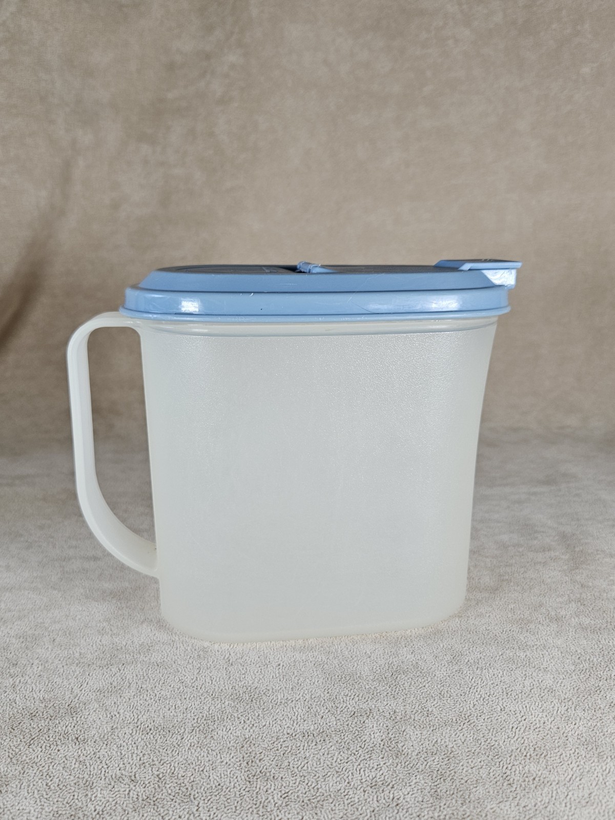 Vintage Tupperware Slim Line 1 Qt Sheer Pitcher #2189d-1 Blue Lid – See Photos