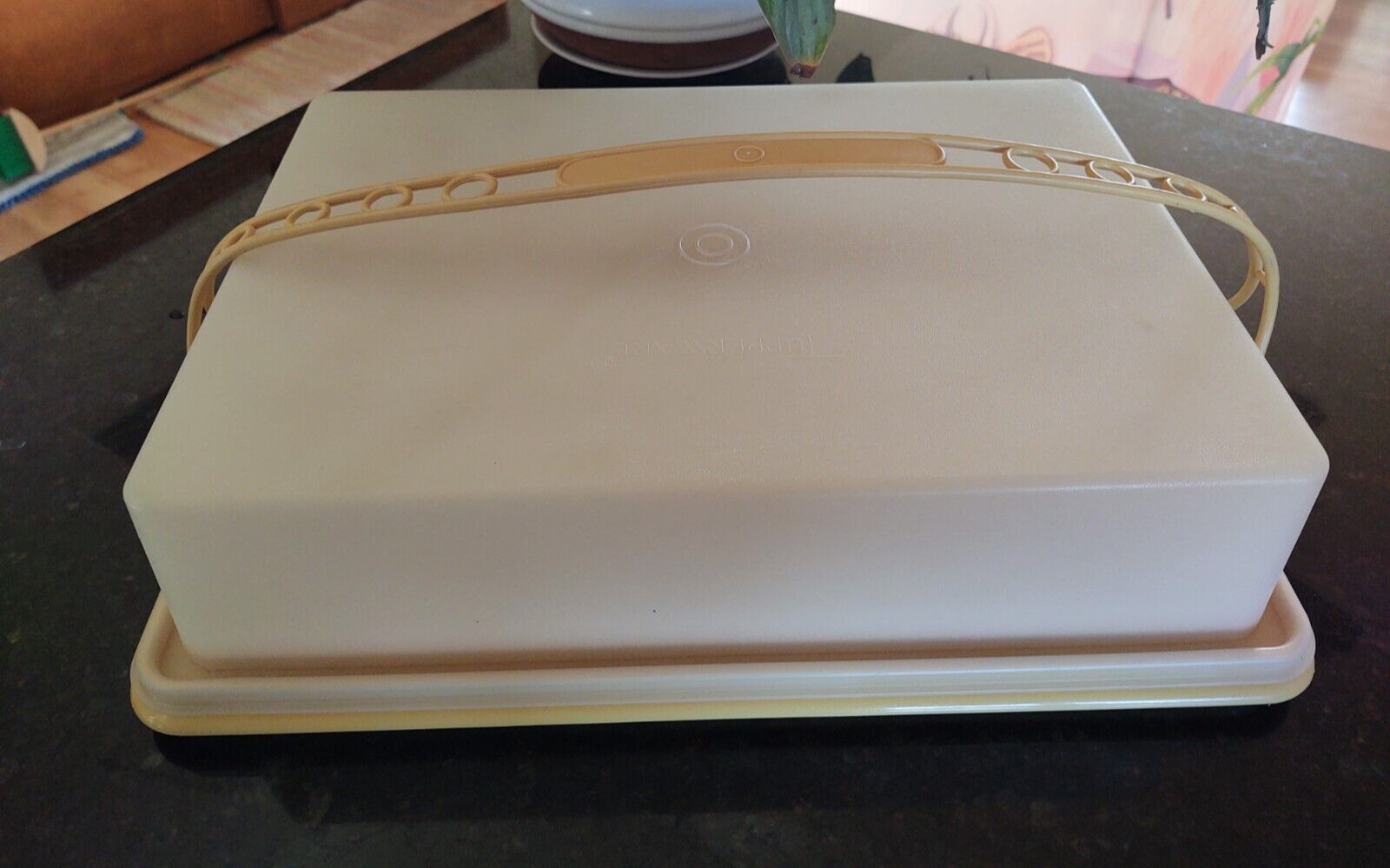LARGE SHEET CAKE KEEPER CARRIER 3 PIECE SET 13 X 9 HARVEST GOLD TUPPERWARE