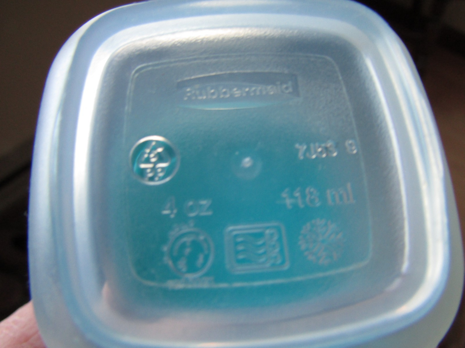 Rubbermaid Red Easy Find Lids Food Storage Containers set of 8 new