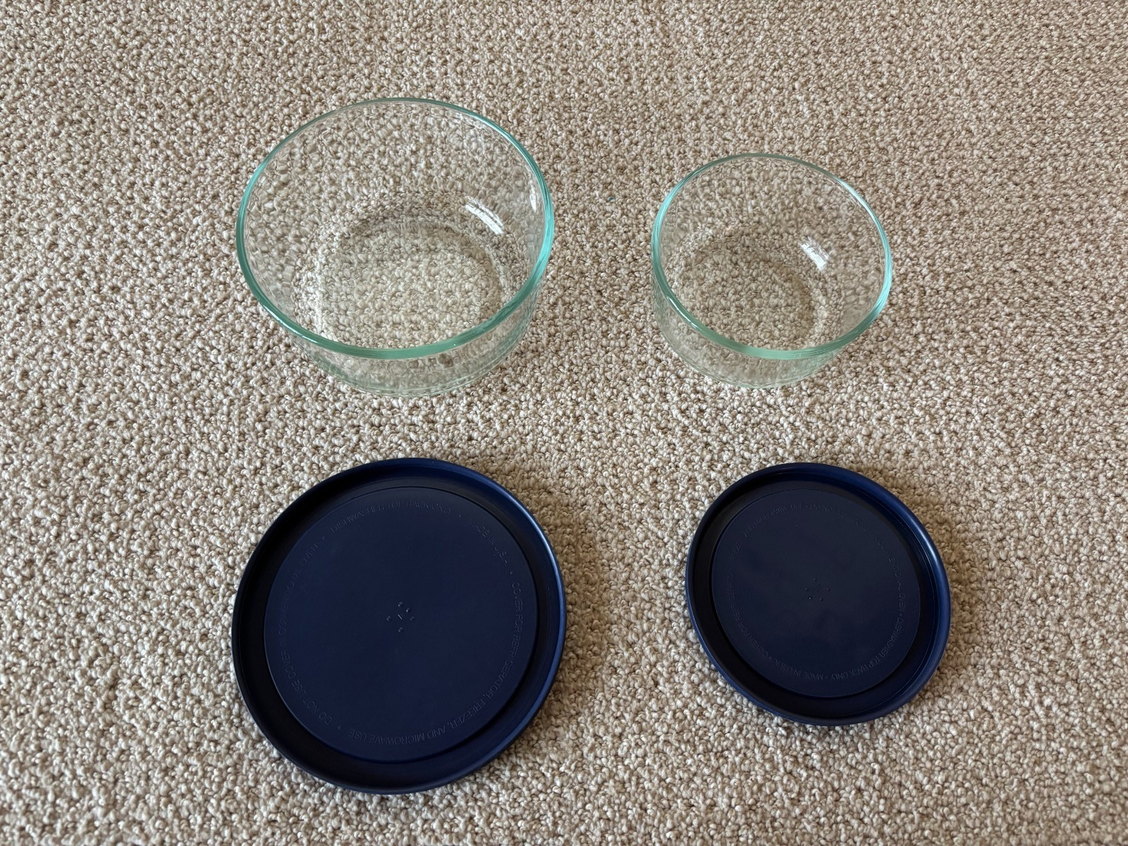 SET OF 2 PYREX GLASS STORAGE CONTAINERS WITH LIDS – 2 & 4 CUPS – BLUE LIDS !!!!!