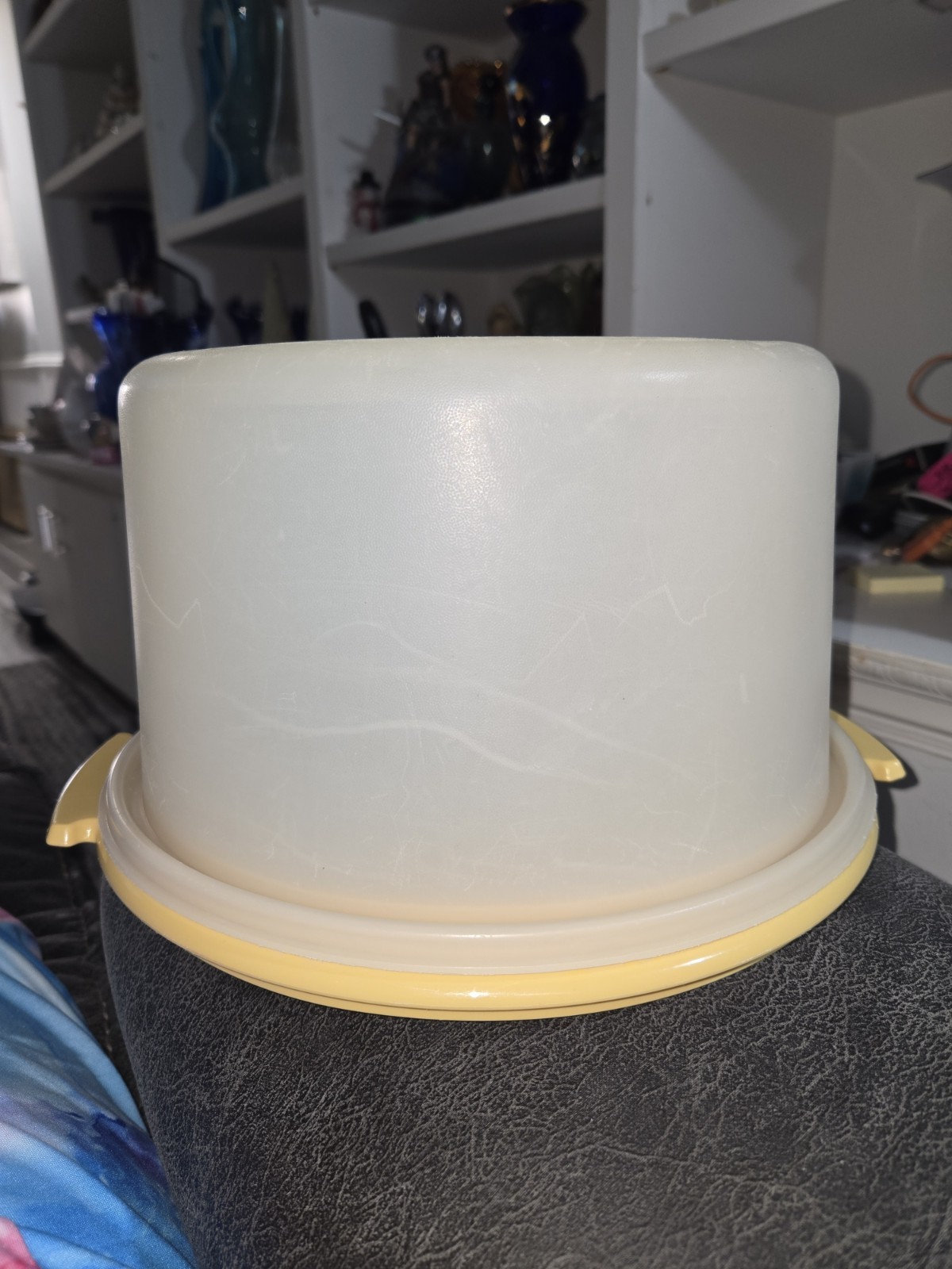 ✅ Vintage Tupperware Cake Carrier 683-8 Base 684-8 Lid Yellow Round Storage