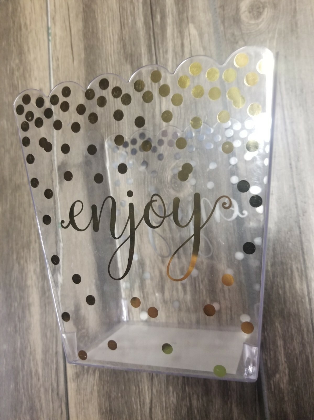 Clear Plastic Scalloped Container Candy Buckets