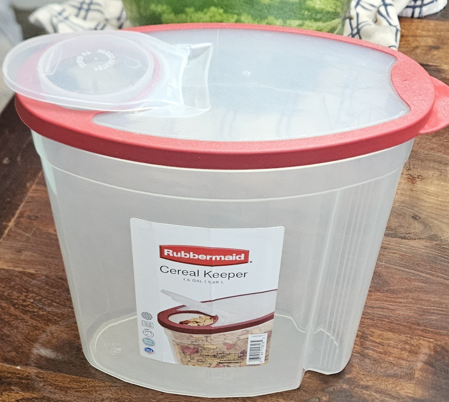 Rubbermaid 1.5 Gallon Clear Cereal Keeper Red Lid Made in USA Easy Pour 556 P