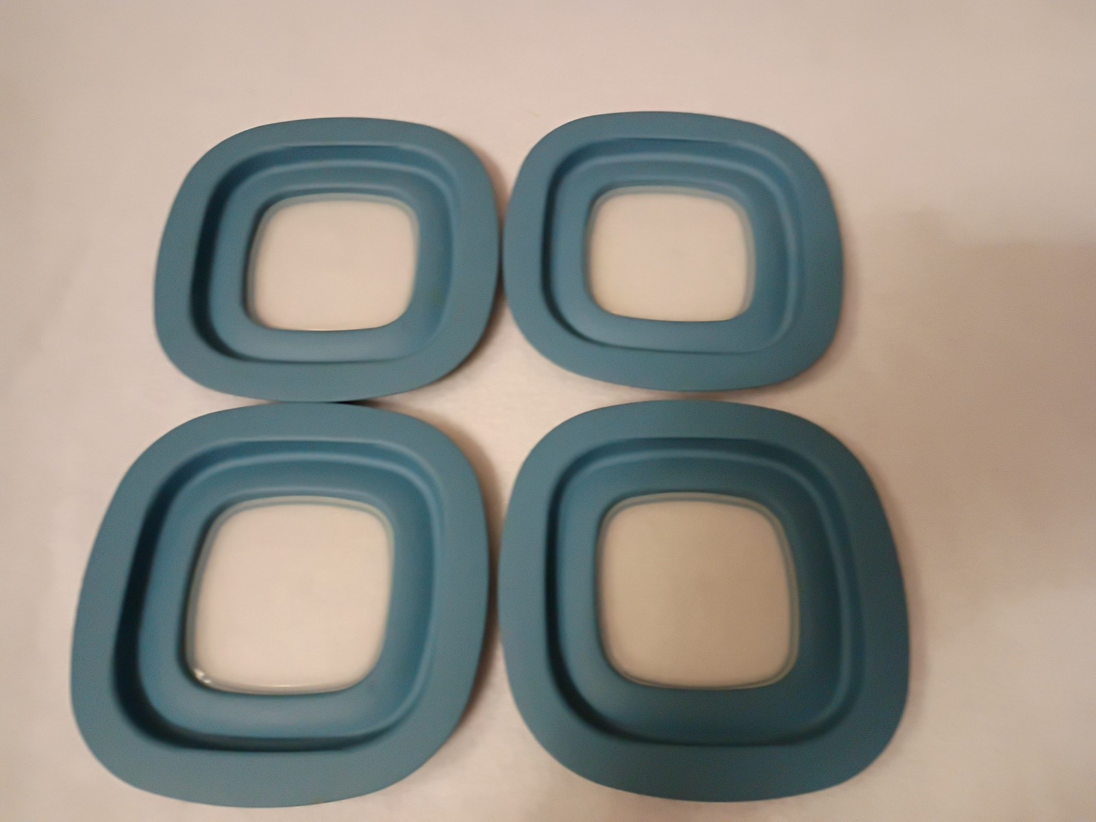 4 Rubbermaid Premier 10M1M2 Blue Square Replacement Lids Container Window 1.25