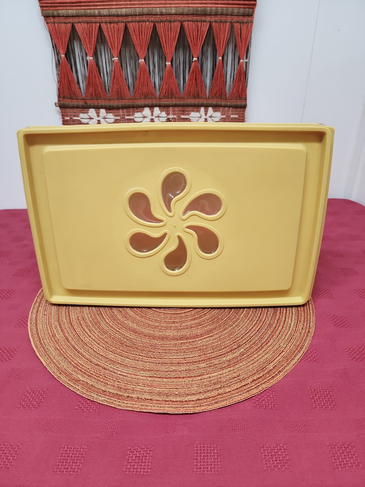 Vintage Rubbermaid Mustard Yellow Daisy 6 Quart Storage Container 1970’s #J-3206