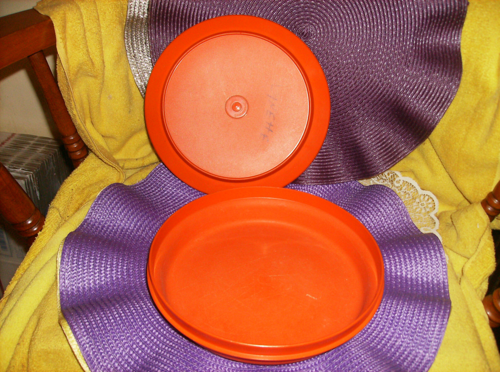VINTAGE FOOD STORAGE SET GREEN 6 CUP PURPLE PINK BLUE 1 CUP ALL STACK IN GRE #32