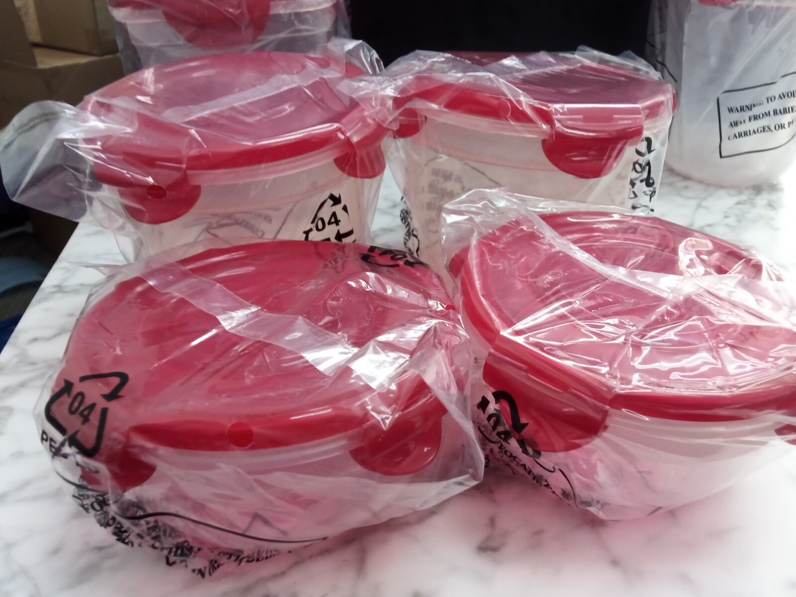 Lock N Lock 12 Piece Set Red Variety of Small Sizes Round & Square