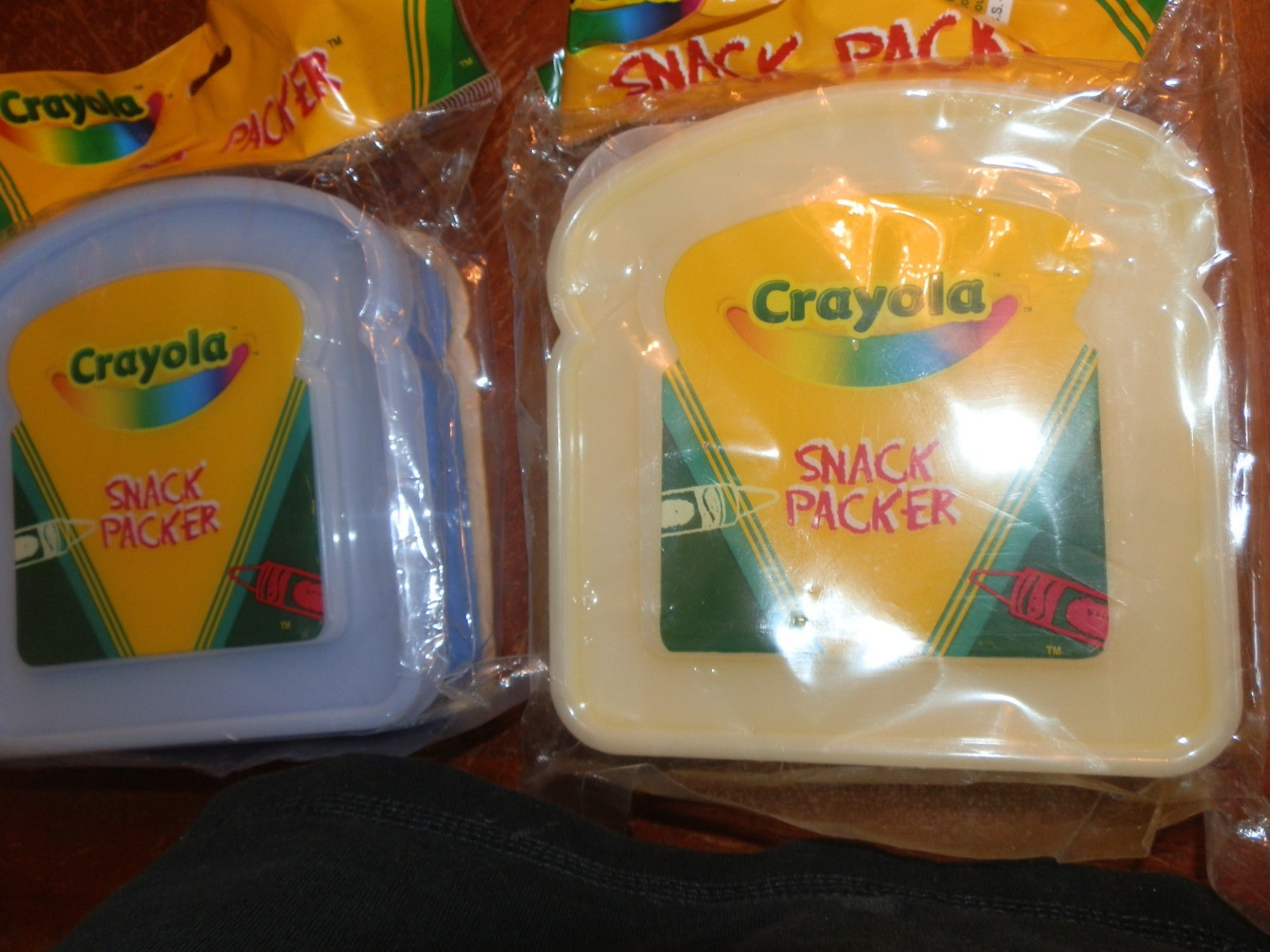 Crayola Sandwich Snack Packer Container Kid’s Love Crayons – Lot of 3 New
