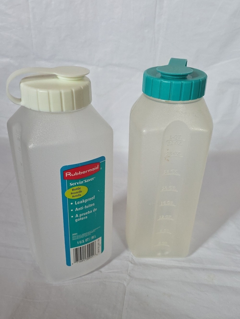 Rubbermaid Lot of 2 VTG Servin’ Saver Leakproof Bottles Flip Top 1 QT/32 oz 2467
