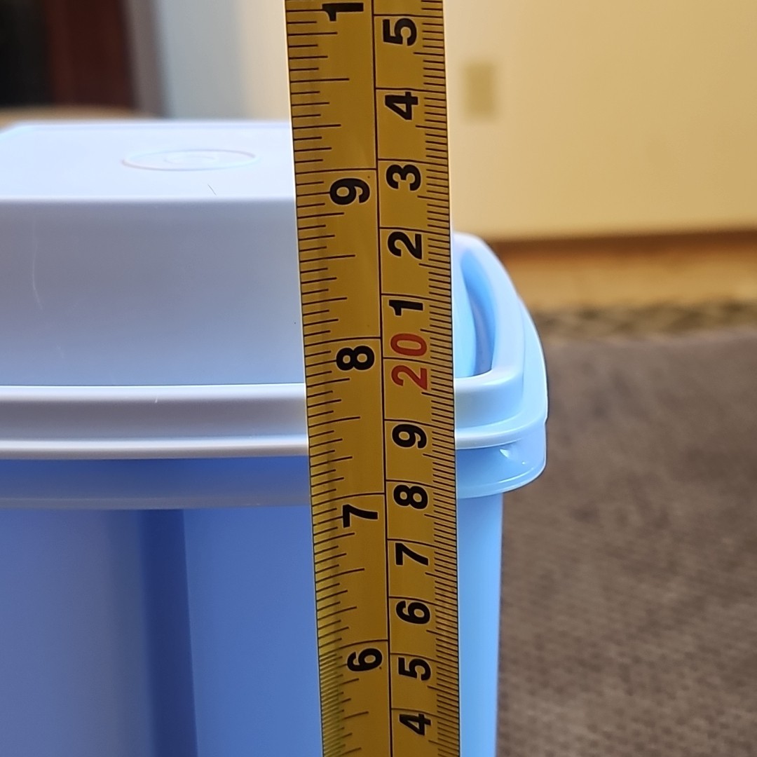Tupperware Pick-A-Deli Pickle Keeper Container Aqua Blue Lid & Lifter 1560 ~9×5