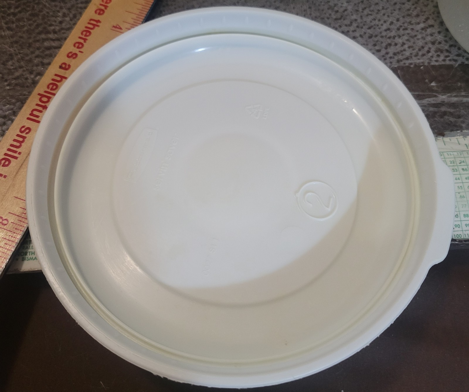 Vintage Rubbermaid Servin Saver 2C #1 & 4C #2 Tapered Sides Round & Lids