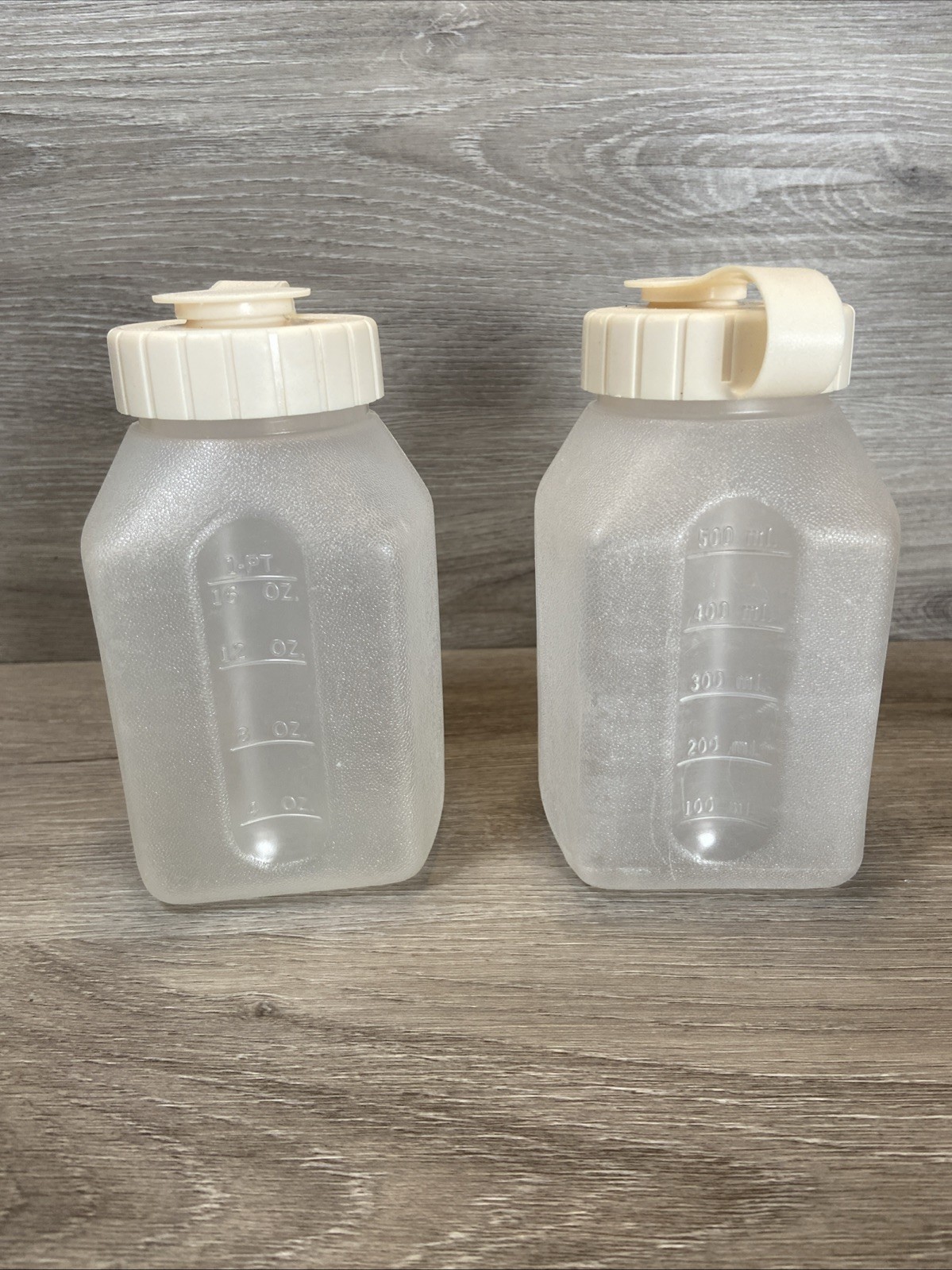 Rubbermaid Servin Saver Bottle Lot Of 4 Pints Quart 1.75 Qt Jug Almond Lids