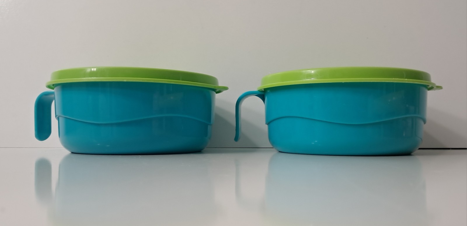 Tupperware Toddlers Bowl Set 2/8 Oz Each Teal Blue Lime Lids Handles 2251A A10