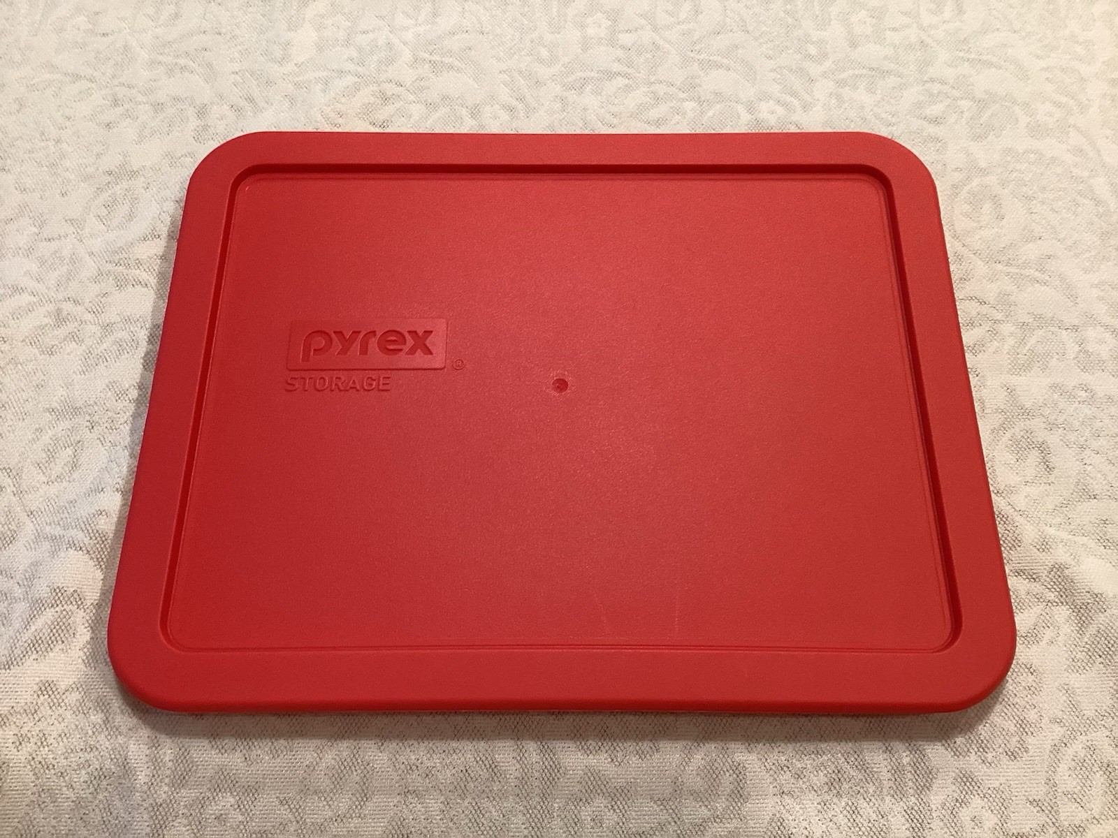 Lot Of 8 Pyrex Covers Red 7200 (4) 7402 (1) 7211 (1)Blue 7202 (1) Orange 323 (1)