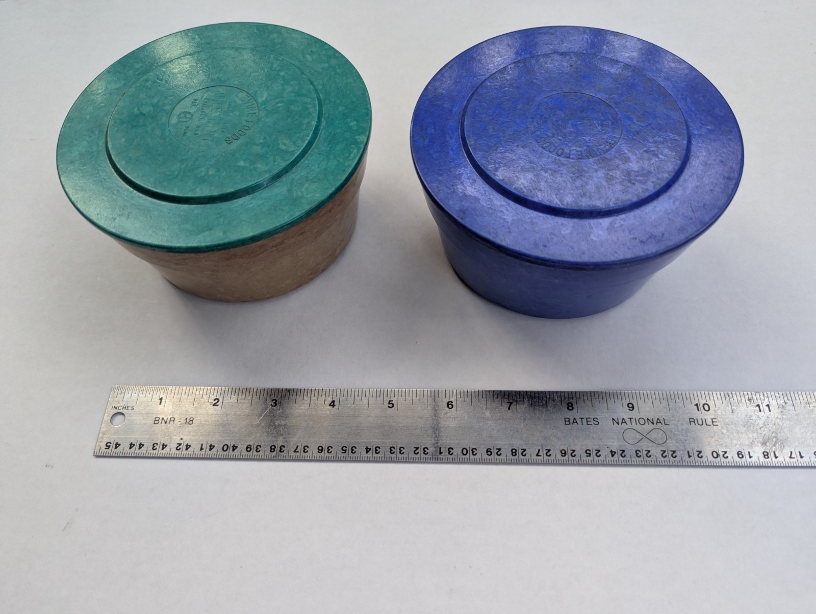 Rare 1950s melamine food storage containers. Devine Foods, Chicago