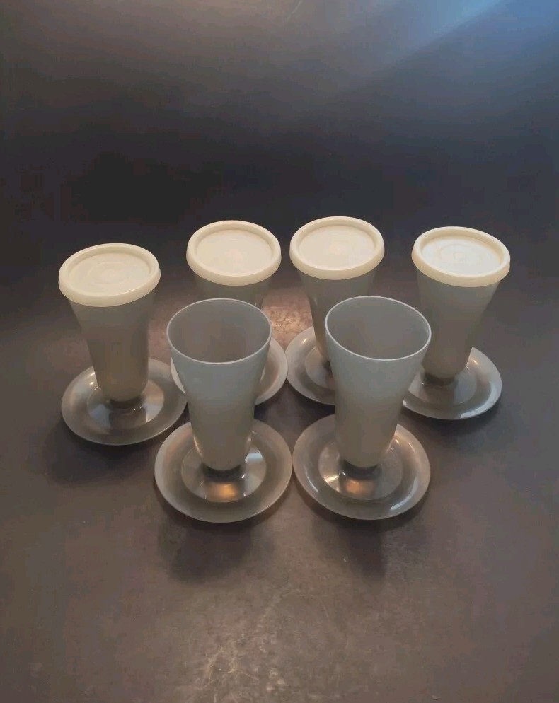 6 Vintage Tupperware Gray Parfait Pudding Dessert Cups with 4 Lids 754-28