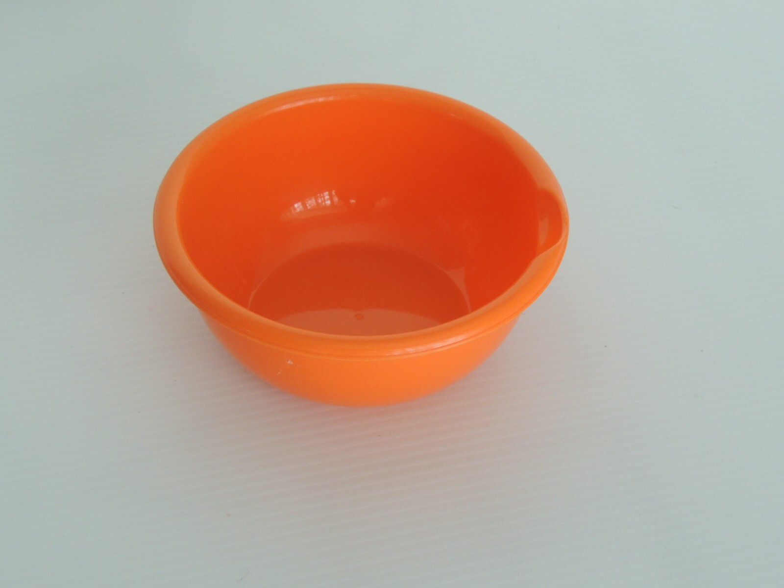 Pastina Plastic orange Bowls no Lid. 43QT.