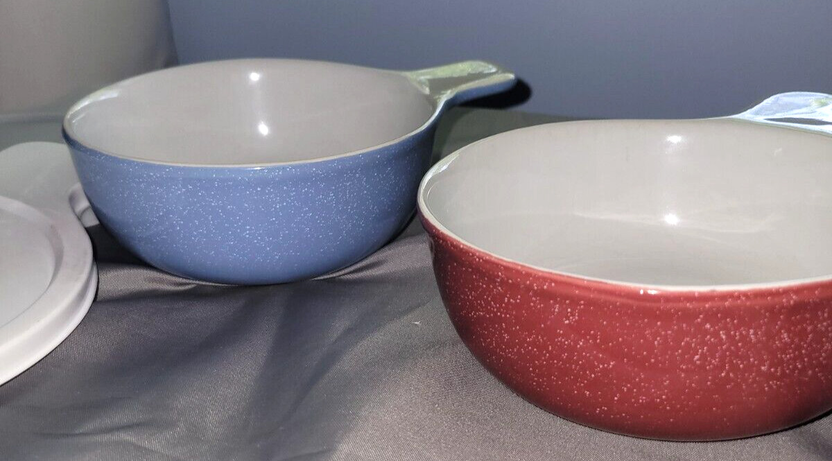 Set of 2 Serving/Soup/Cereal? Containers with lids made by WCL made in China